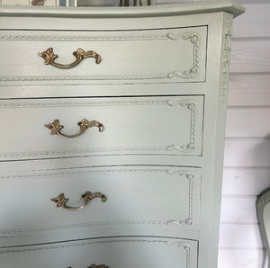 Vintage French Louis Inspired Chest of Drawers - Light Green - www.proven-salle.com