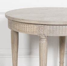 Load image into Gallery viewer, Rustic style oval extendable dining  table that can seat up to 6 people. 200cm when extended. 100cm when not.