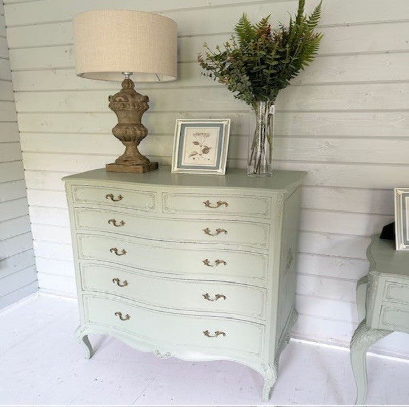 Vintage French Louis Inspired Chest of Drawers - Light Green - www.proven-salle.com