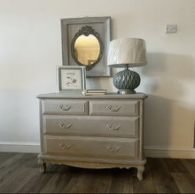 Load image into Gallery viewer, French Louis Style Chest of Drawers - Taupe-www.proven-salle.com