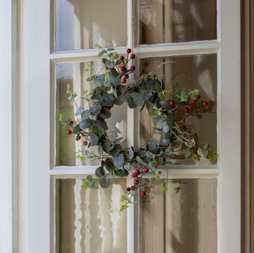Red Berry and Eucalyptus Wreath - 40cm-www.proven-salle.com